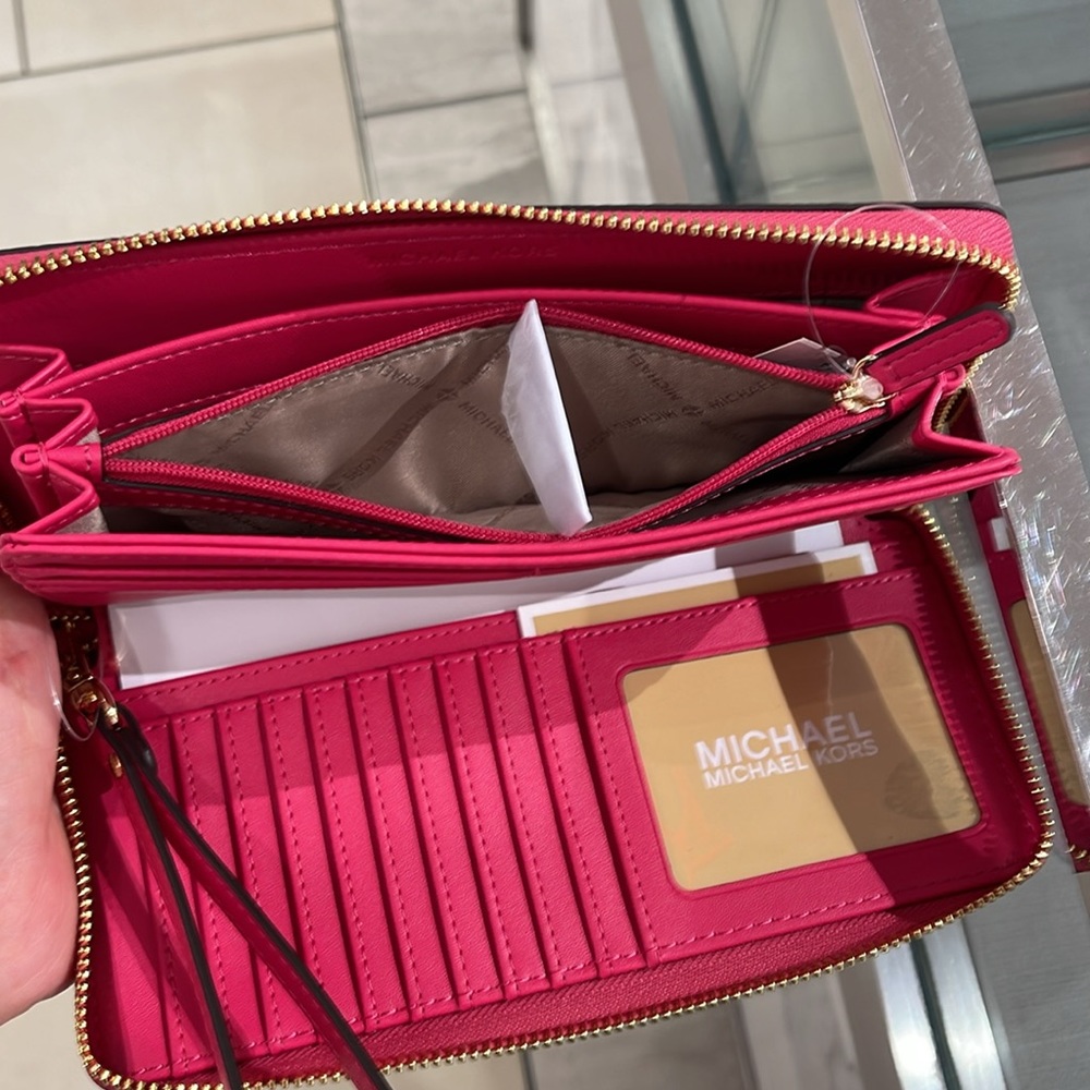 MICHAEL KORS
Leather Continental Wristlet Phone Case Wallet 
Electric Pink 
NWT - Picture 4 of 16